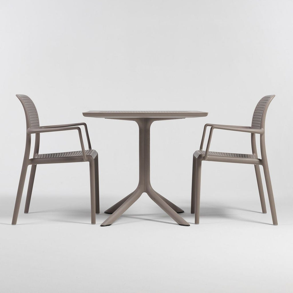 Stabelstol ute Bora med armlener plast 59x59 cm - Nardi