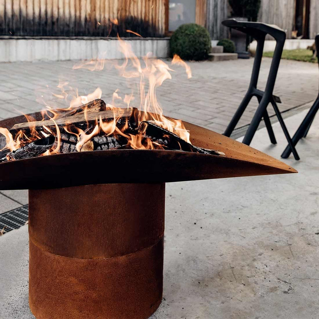 Nærbilde av Bålpanne ELLIPSE fot cortenstål Ø35 cm - höfats materiale