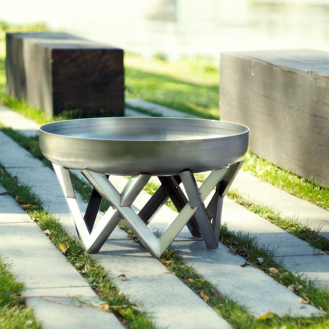 Bålpanne Venta Ø63 cm rustfritt stål sett fra siden
