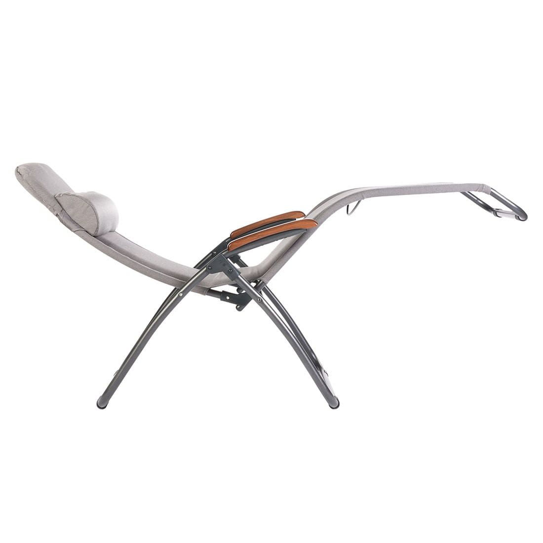 Bassengstol Brada Deluxe aluminium/olefin 68x176 cm montert ved basseng