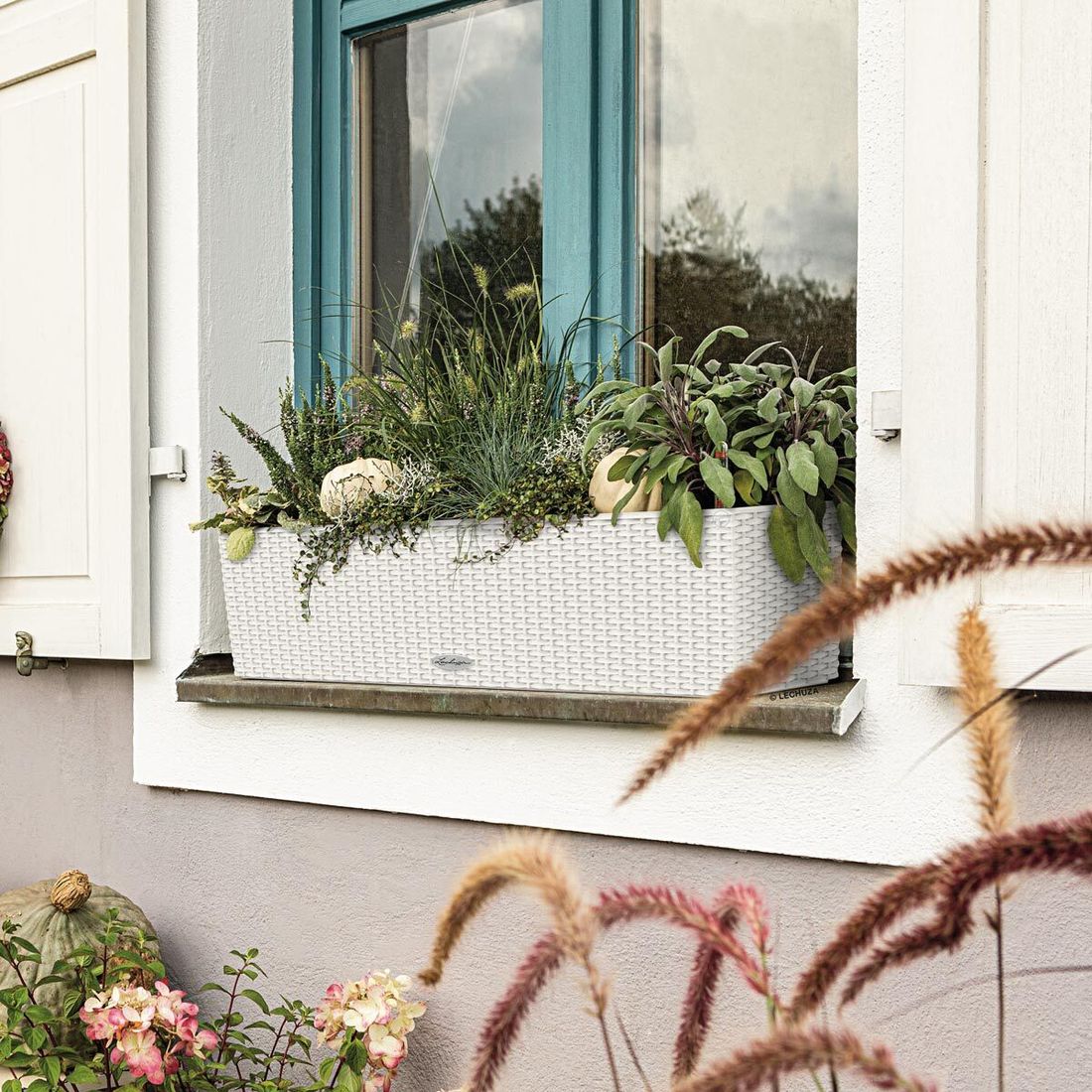Sideprofil av Blomsterkrukke Balconera 80 hvit plast 79 cm