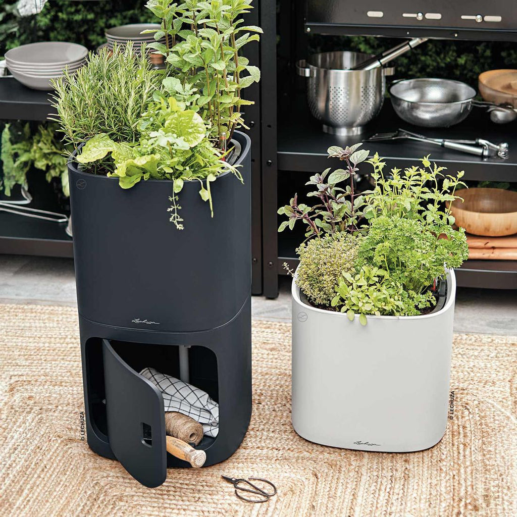 Blomsterkrukke Pila Planter 35x35 cm skifergrå plast sett fra siden