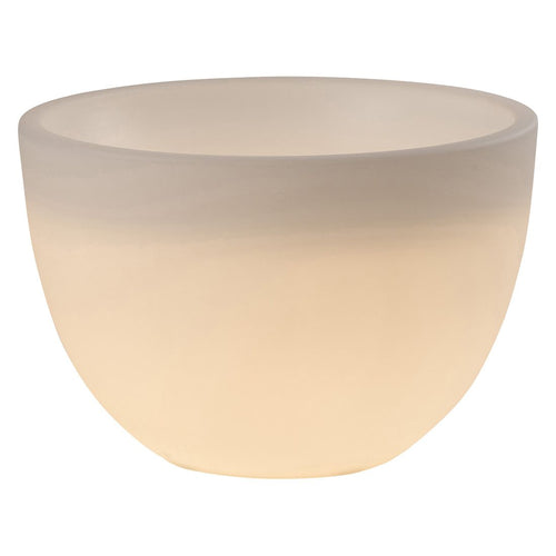 Blomsterkrukke Pro Curvy XM med LED hvit montert på terrasse