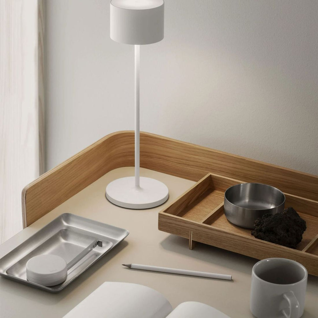 Bordlampe ute Farol Mobile LED 3.0 hvit i bruk