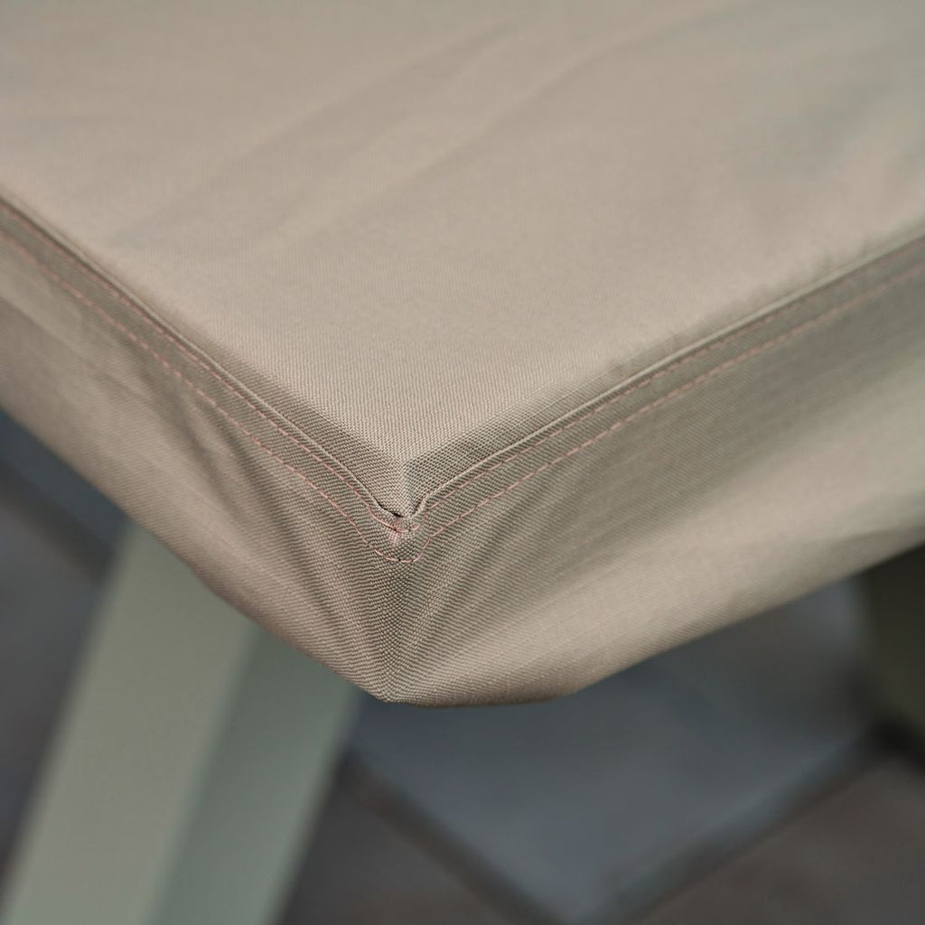 Bordtrekk til hagebord Plus 165x105 cm beige på terrasse