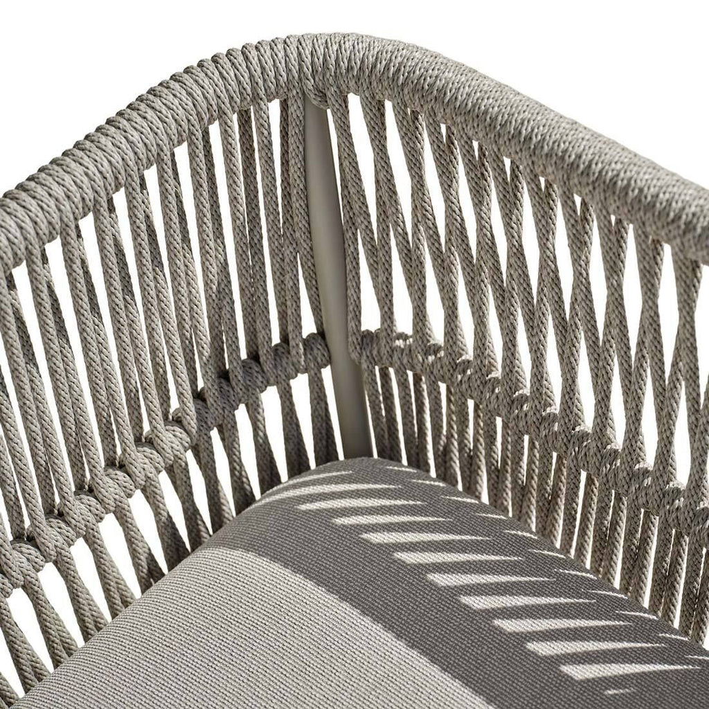 Chaiselongue lounge Romy aluminium tau 90x166 cm montert i hage