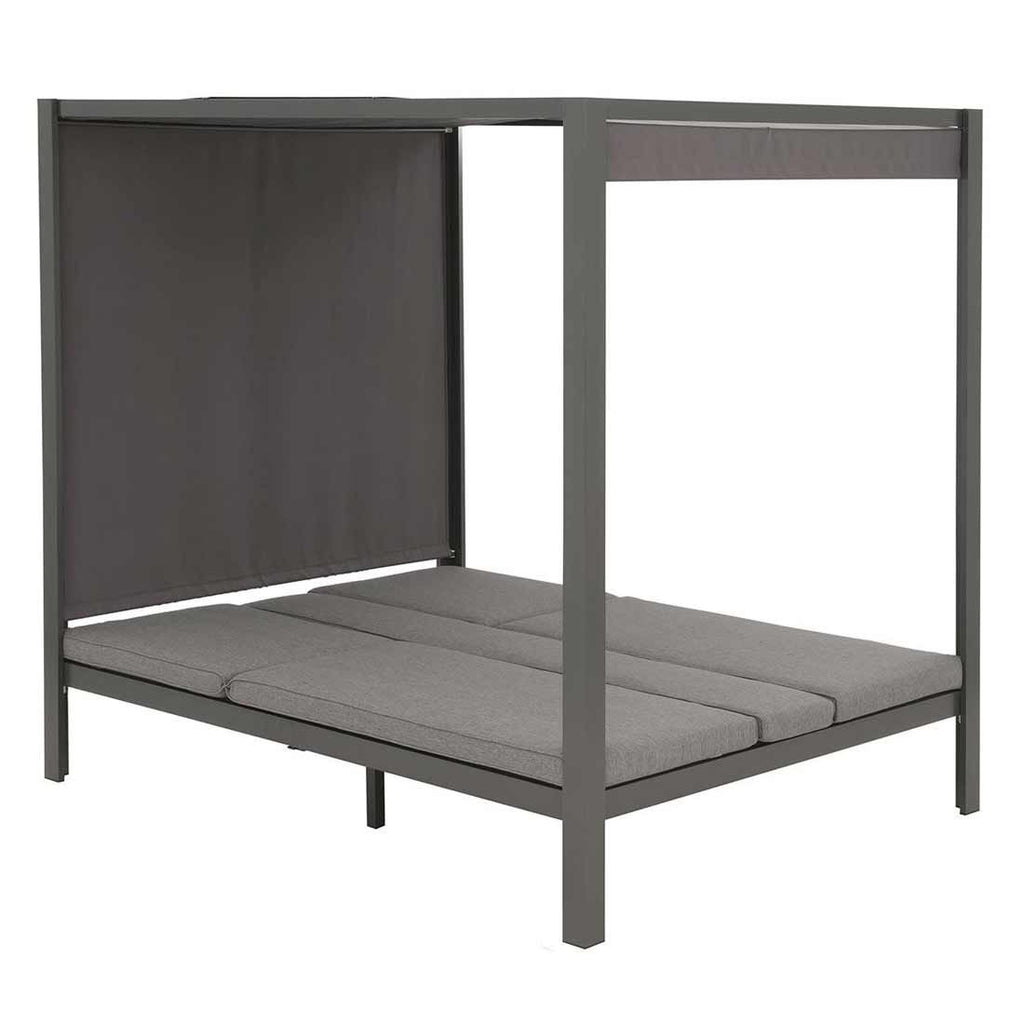 Daybed Arezzo aluminium olefin 160x210 cm montert på terrasse