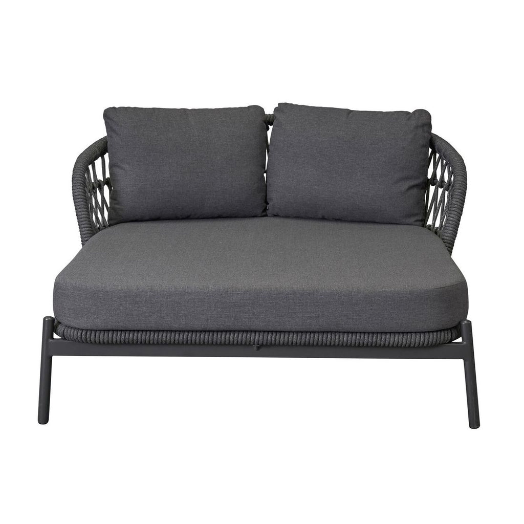 Daybed Bari aluminium tau 148x164 cm antrasitt montert i hage