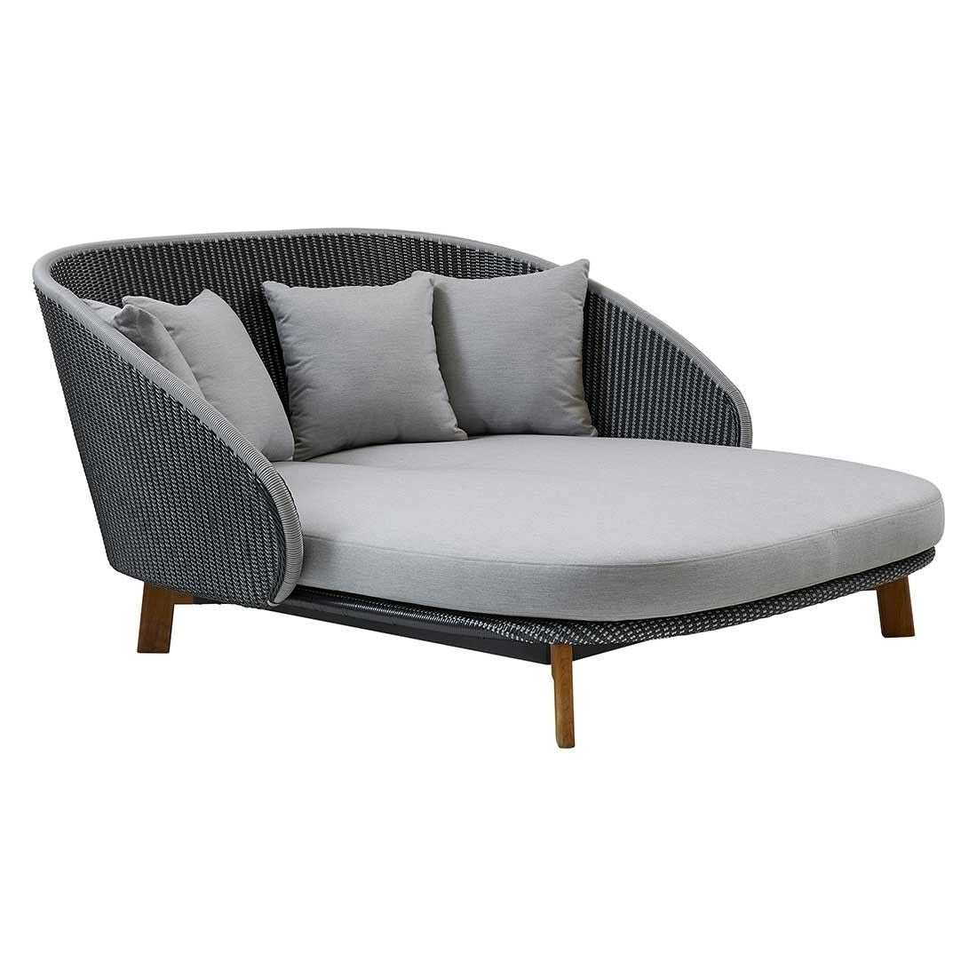 Daybed Peacock teak/aluminium/flettverk med bord - Cane-line detalj av bordplate i teak