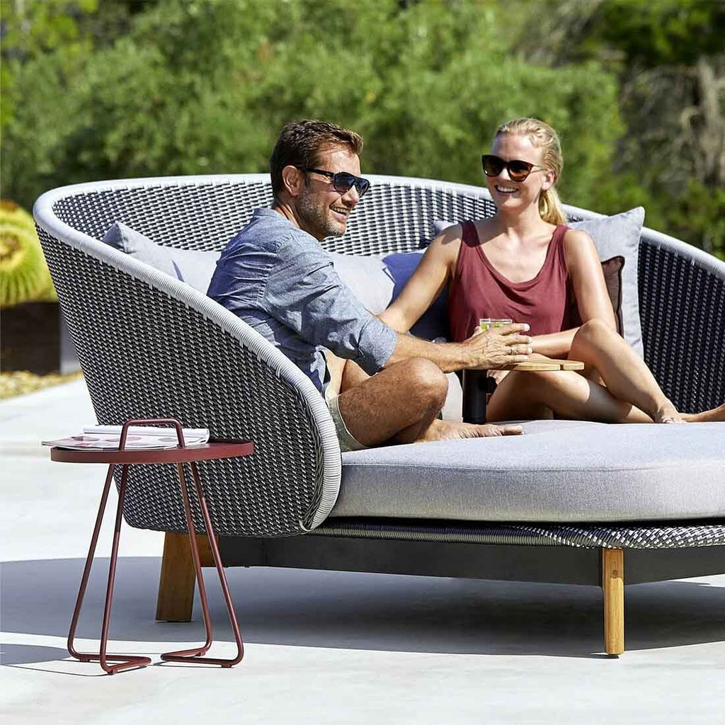Daybed Peacock teak/aluminium/flettverk med bord - Cane-line