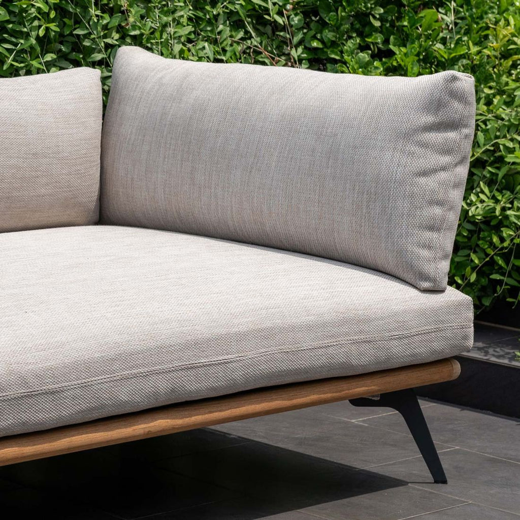 Daybed Pearl aluminium/teak 107x157 cm nærbilde av Olefin stoff