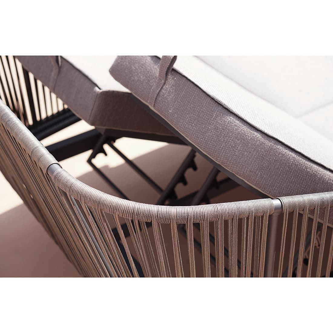 Daybed Pollux justerbar aluminium/teak 215x139 cm nærbilde materiale og flettverk