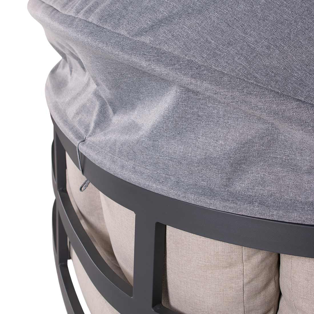 Daybed Romeo aluminium/polyester 178x152 cm - OUTLIV montert på terrasse