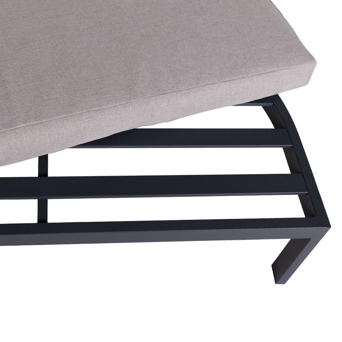 Daybed Romeo aluminium/polyester 178x152 cm - OUTLIV sett fra siden