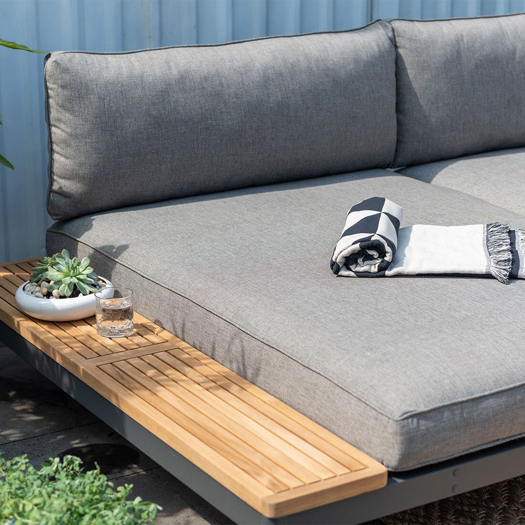 Daybed Topaz XL aluminium/olefin 130x158 cm nærbilde av ramme