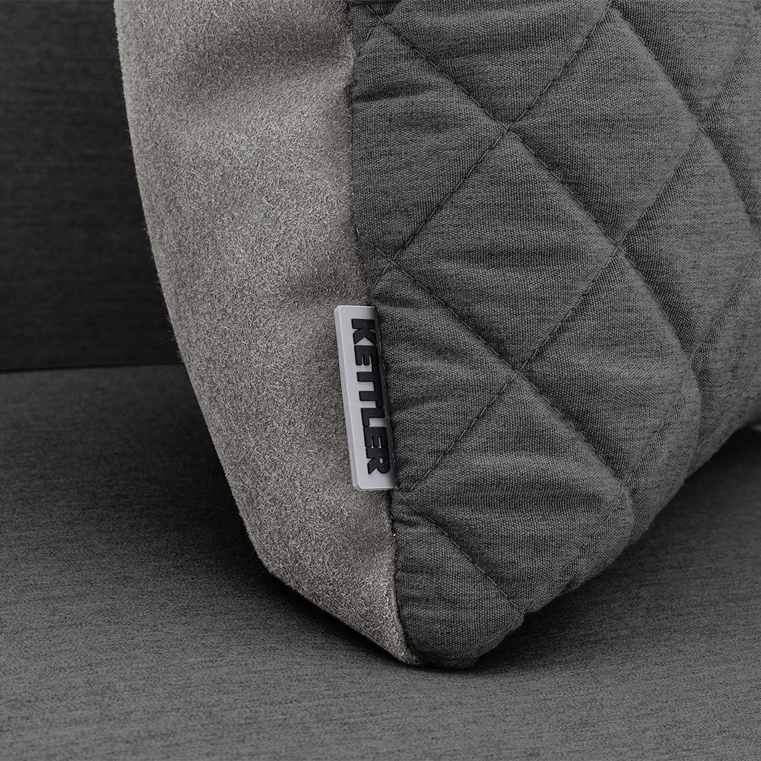 Detalj av stoff på Endemodul lounge Ego Modular aluminium/Sunbrella 96x92 cm