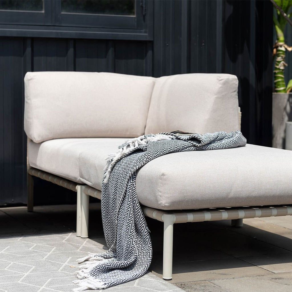 Endemodul lounge Horizon aluminium/olefin 87x87 cm sammen med andre moduler