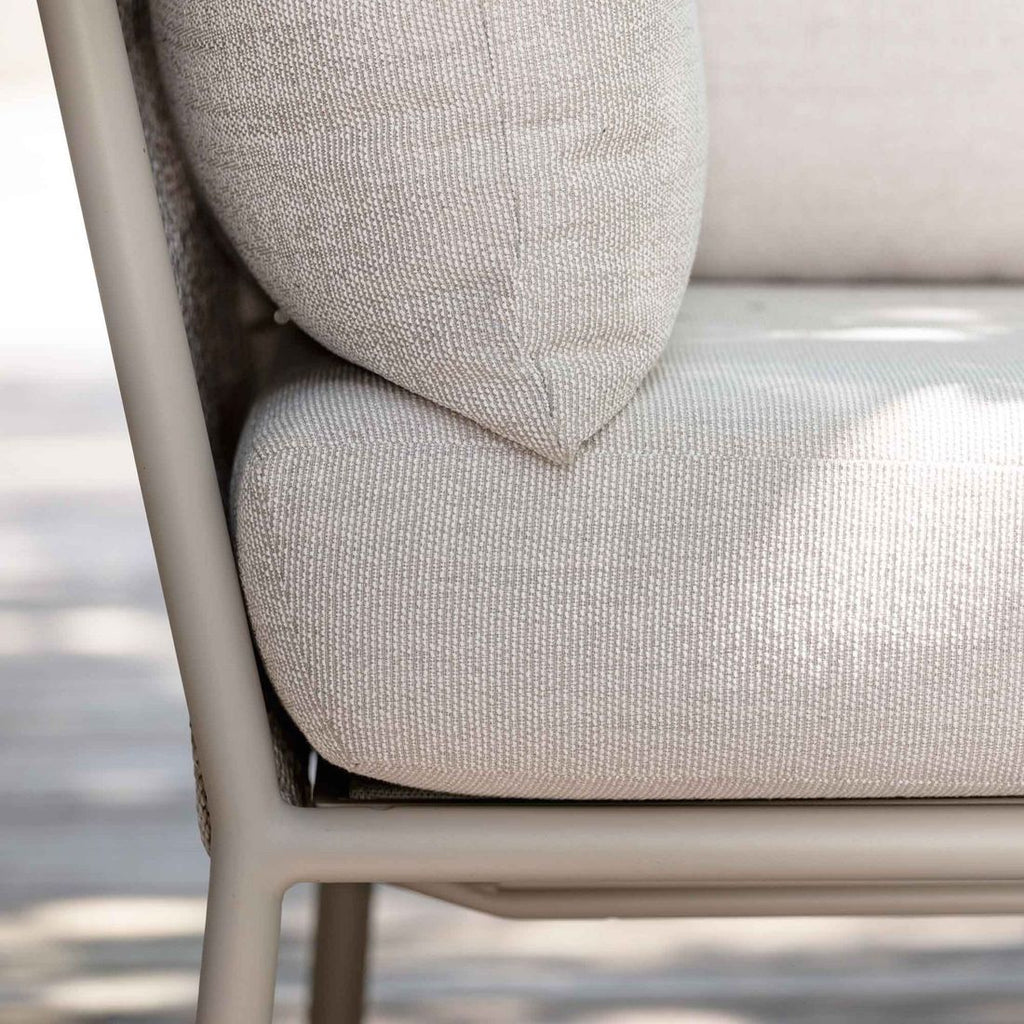 Oversikt av Endemodul lounge Romy aluminium tau 161x75 cm i uterom
