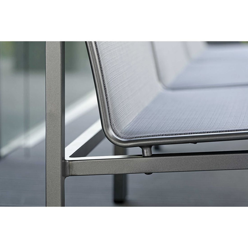 Nærbilde av tekstilene på Endemodul lounge Skelby venstre aluminium/textilen 82x81 cm - Stern