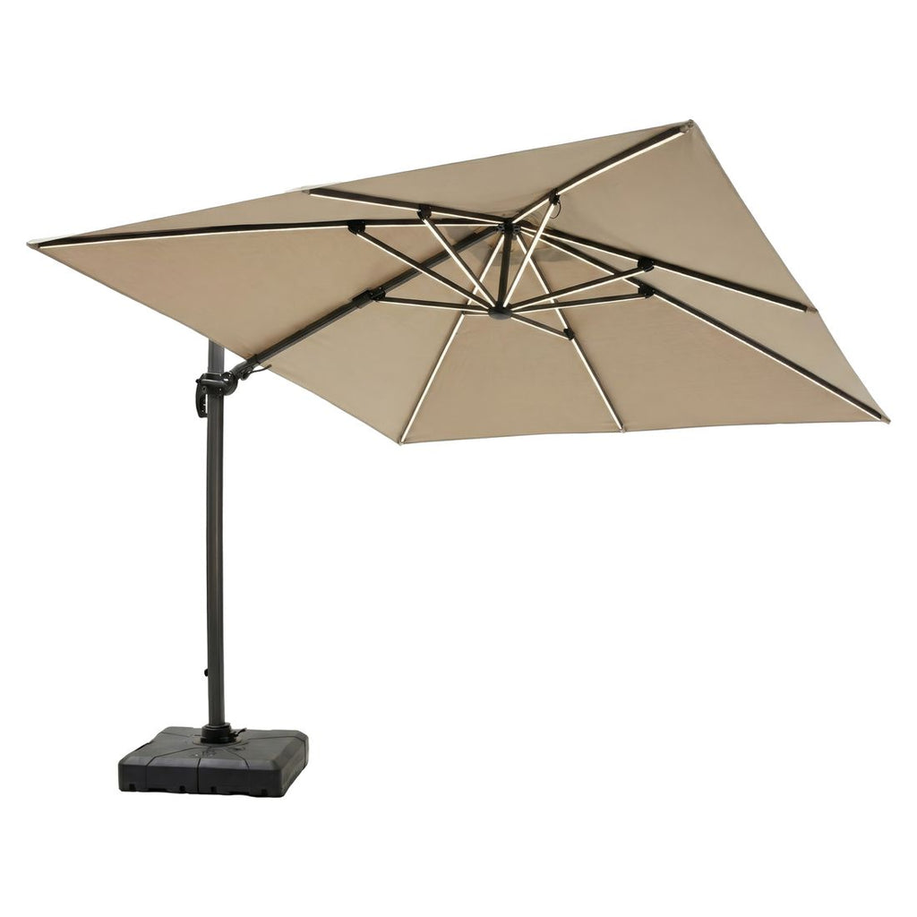 Montert fritthengende parasoll Cantilever 300x300cm med LED på terrasse