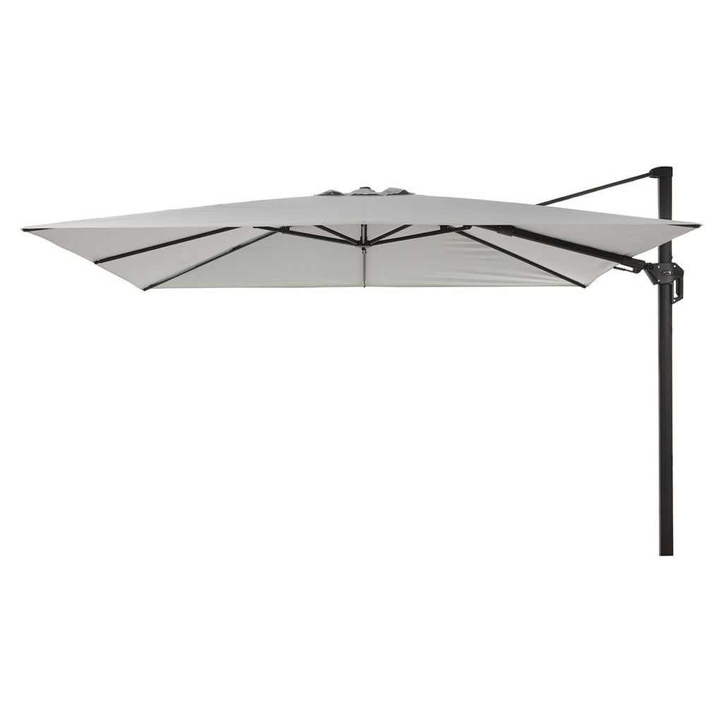 Montert fritthengende parasoll Nizza 260x350 cm antrasitt på terrasse