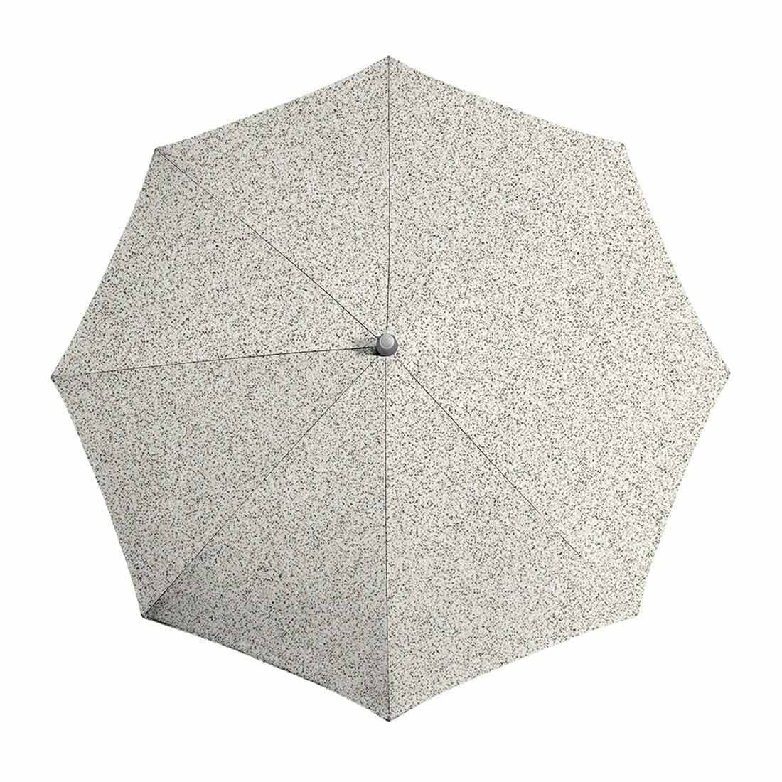 Montert Fritthengende parasoll Pendalex P+ 285x230cm i hage