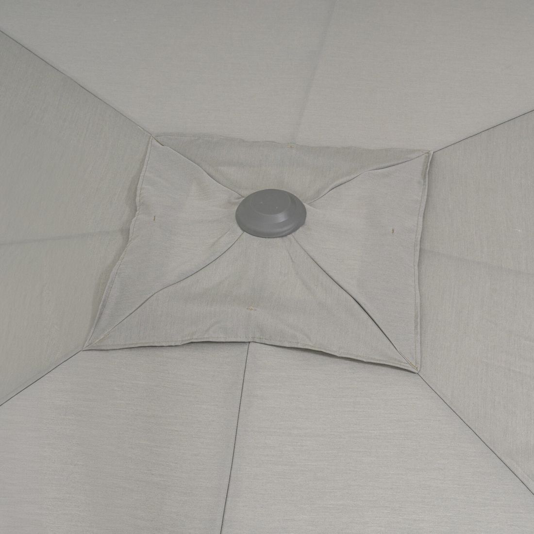 Fritthengende parasoll Saint Tropez Ø350cm antrasitt - OUTLIV.