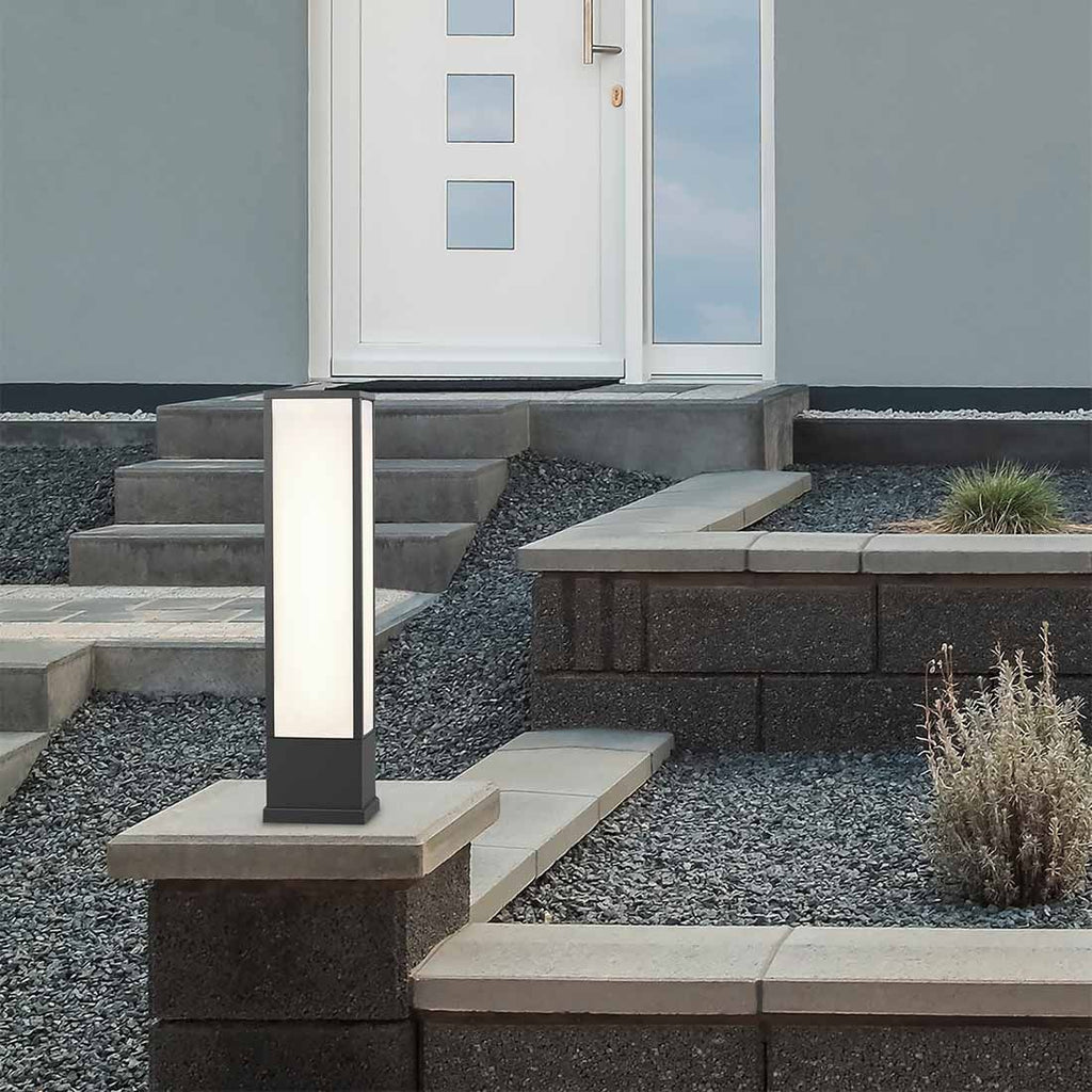 Nærbilde av LED-lys i Fuerte LED sti-lampe 15x15x60 cm aluminium antrasitt