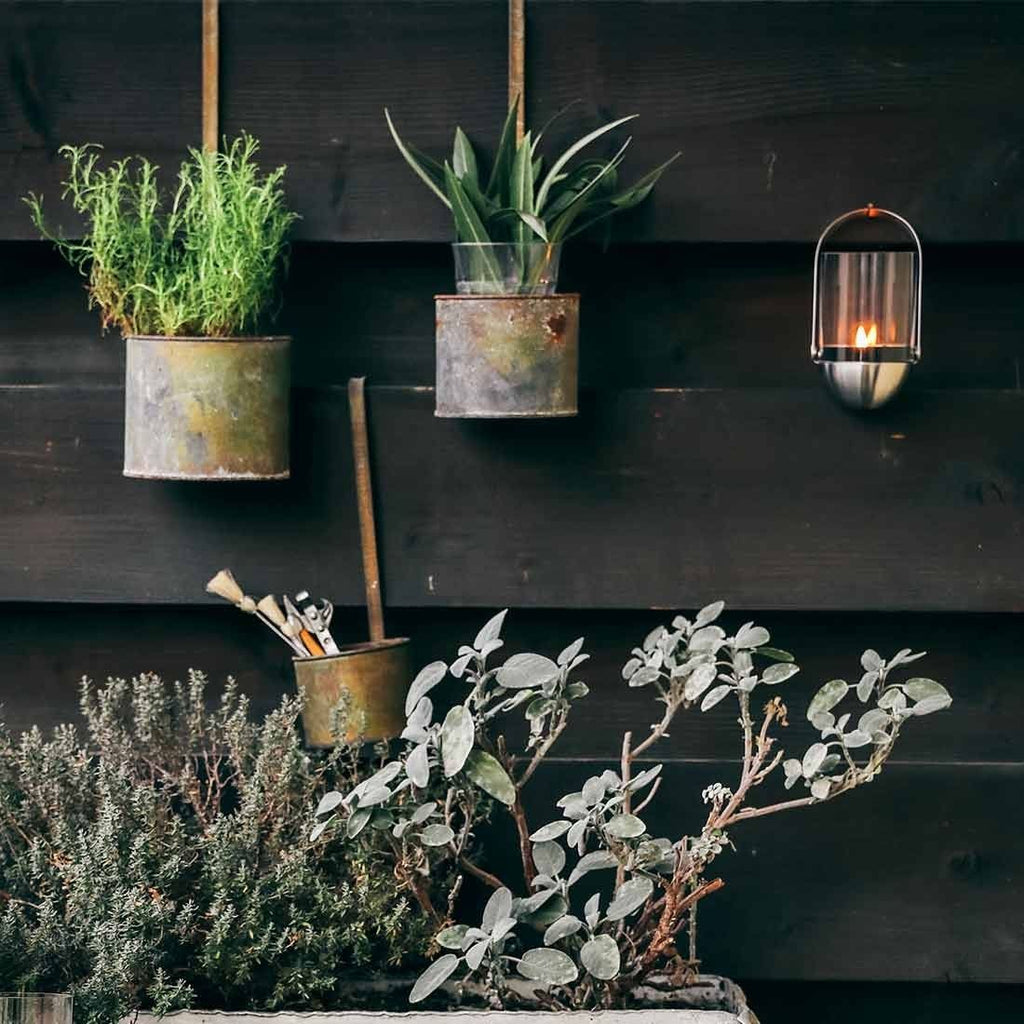 Gravity Candle hengeløsning sølv - höfats montert ute