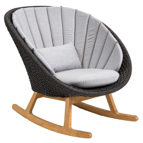 Gyngestol Peacock resirkulert teak tau fra Cane-line sett forfra