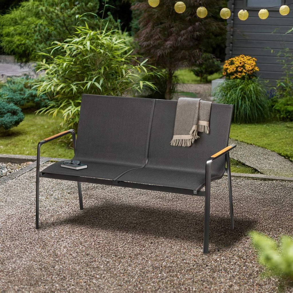 Nærbilde av aluminiumramme på Hagebenk Diamond aluminium/textilen 133 cm