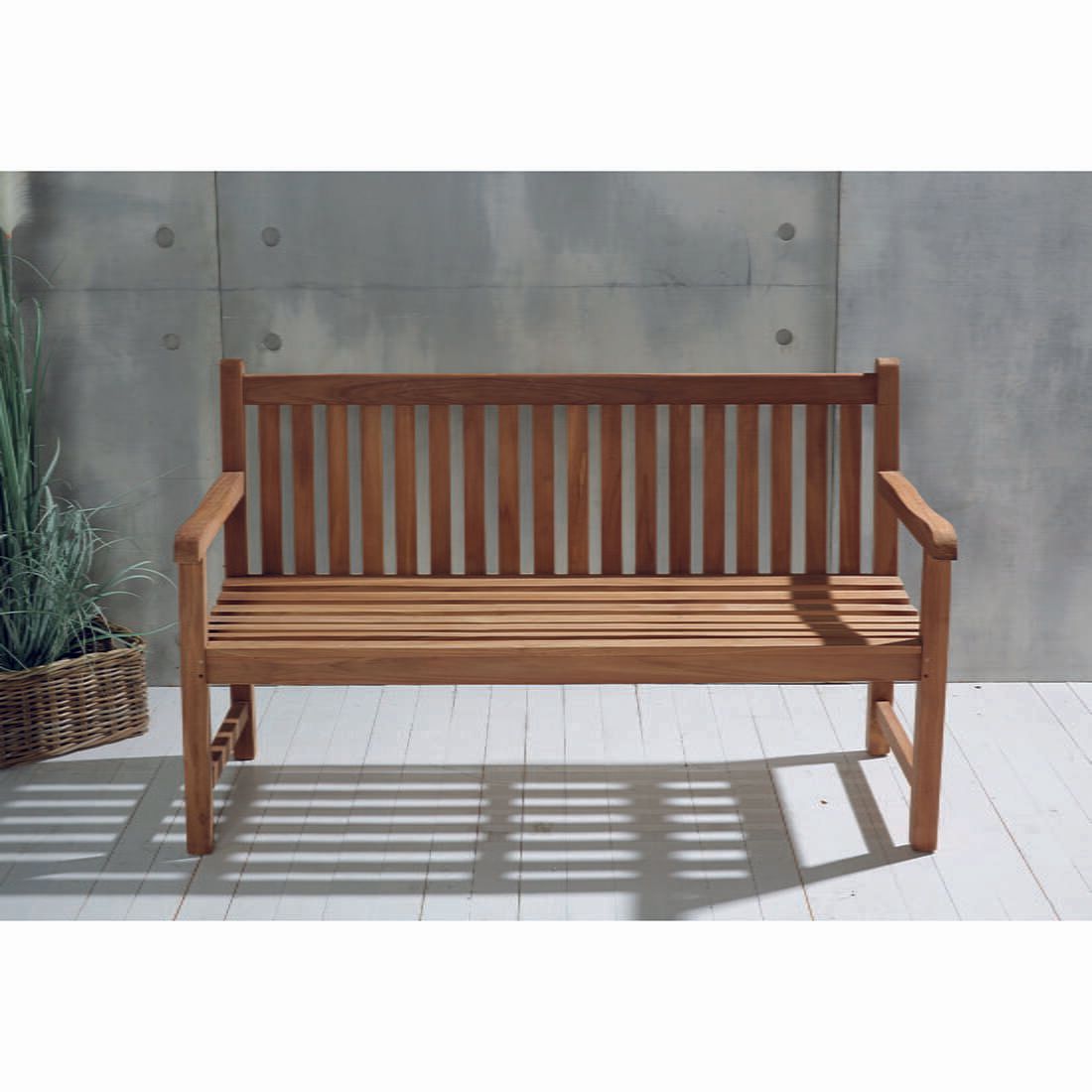 Detalj av Hagebenk Kampen teak 120 cm i naturfarge