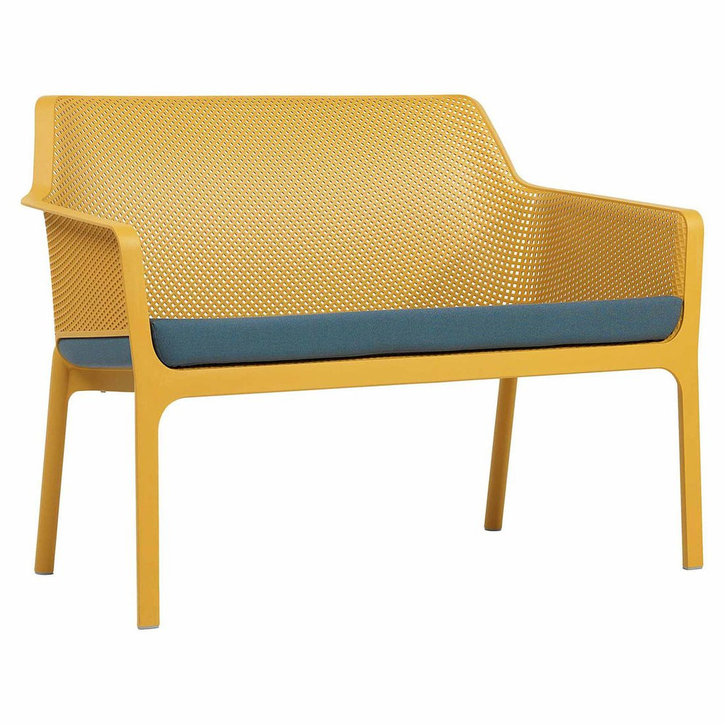 Sideprofil av Hagebenk Net med sittepute, plast 116 cm