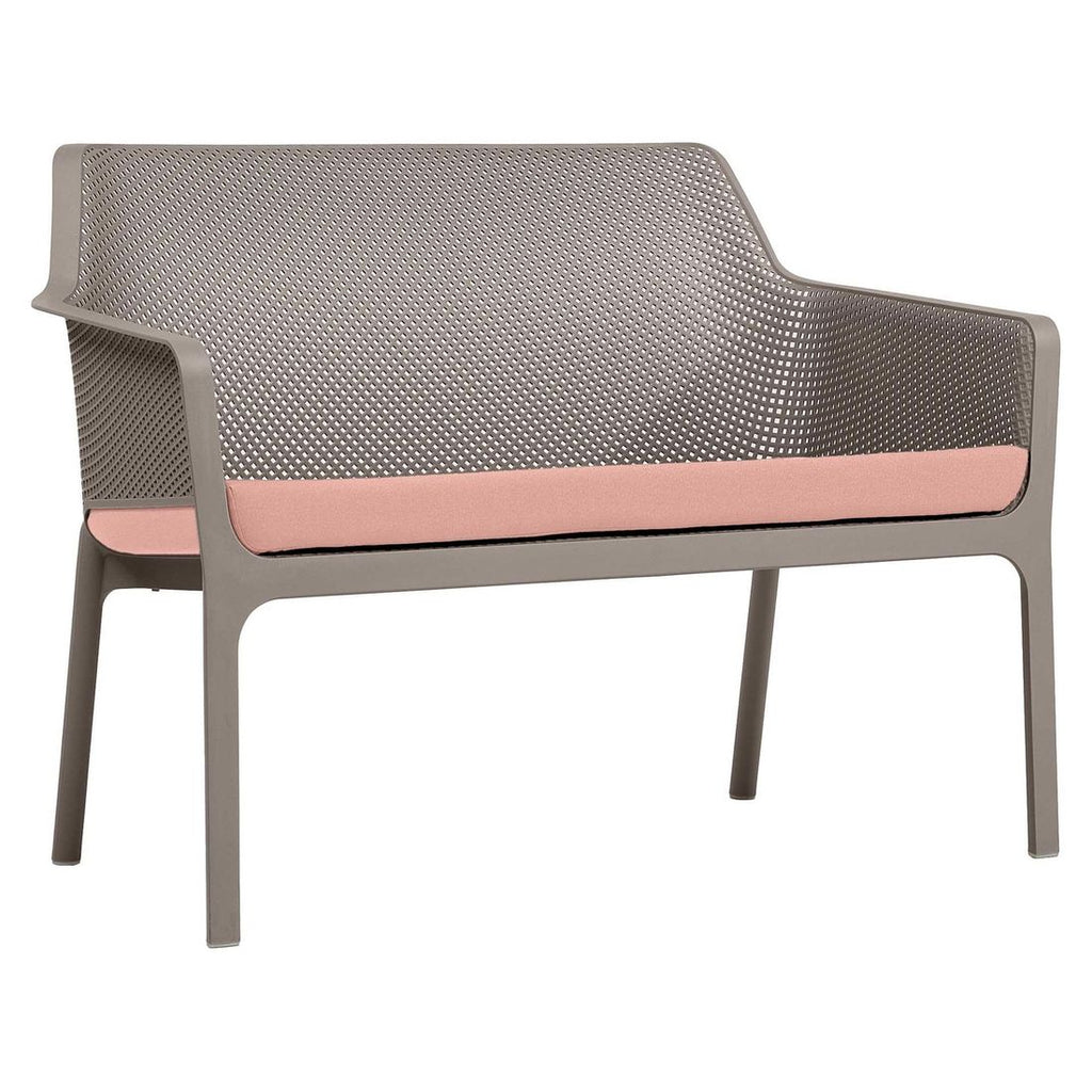 Sideprofil av Hagebenk Net plast stabelbar 116 cm taupe