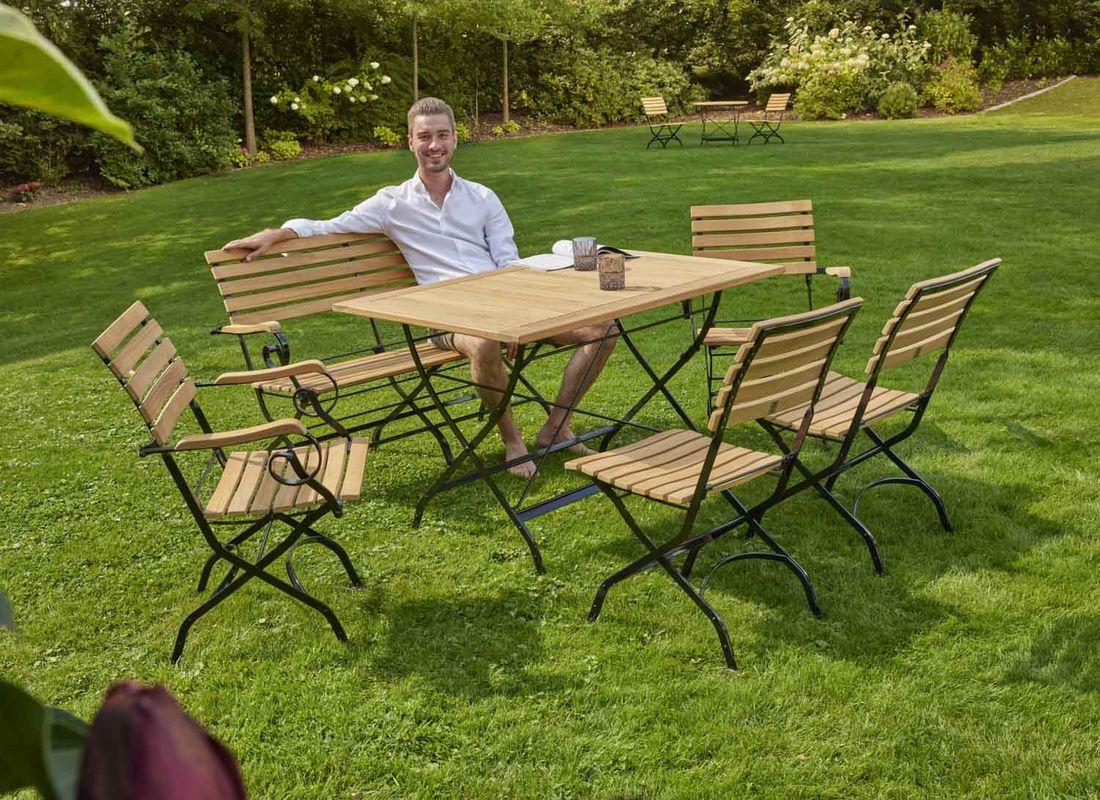 Detaljbilde av stålramme på Hagebenk Wimbledon sammenleggbar stål/teak