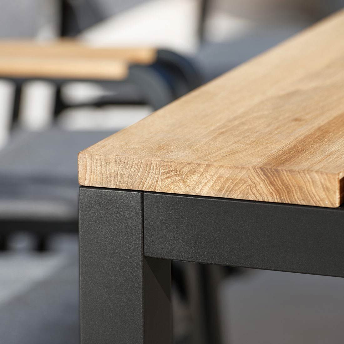 Hagebord 160x90 cm aluminium og teak svart - Stern utsikt fra siden