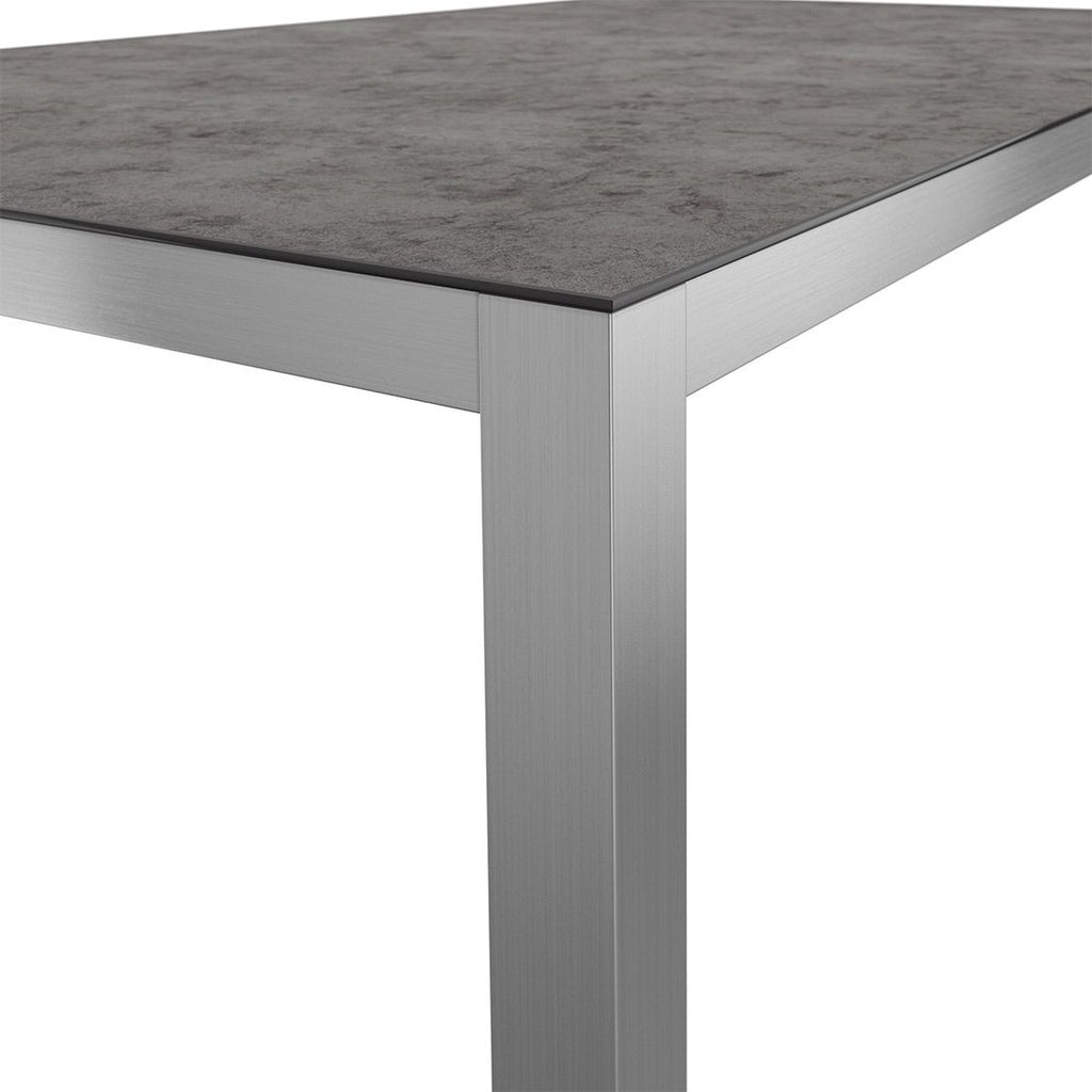 Nærbilde av rustfritt stål ramme på Hagebord 160x90 cm rustfritt stål/glasskeramikk - OUTLIV