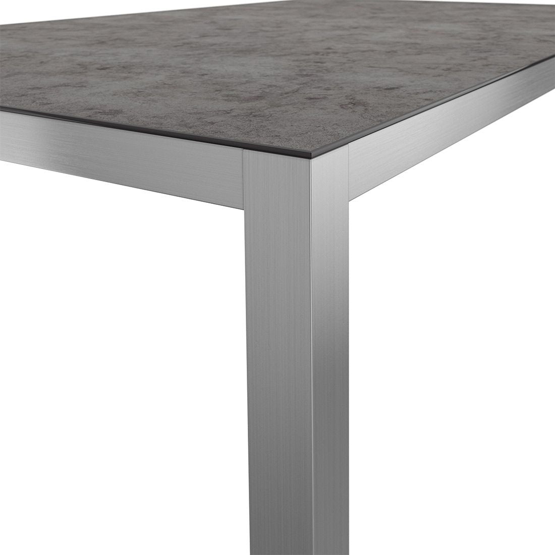 Nærbilde av rustfritt stål ramme på Hagebord 160x90 cm rustfritt stål/glasskeramikk - OUTLIV