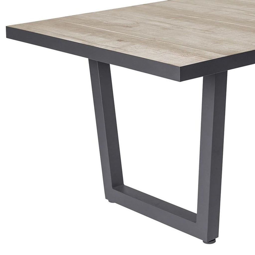 Hagebord Alice aluminium/keramikk 200x100 cm i bruk med stoler