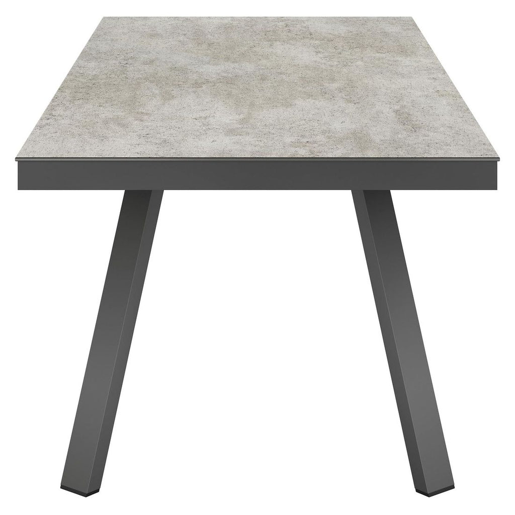 Nærbilde av aluminiumsrammen på Hagebord aluminium/Dekton 220x100 cm antrasitt - OUTLIV