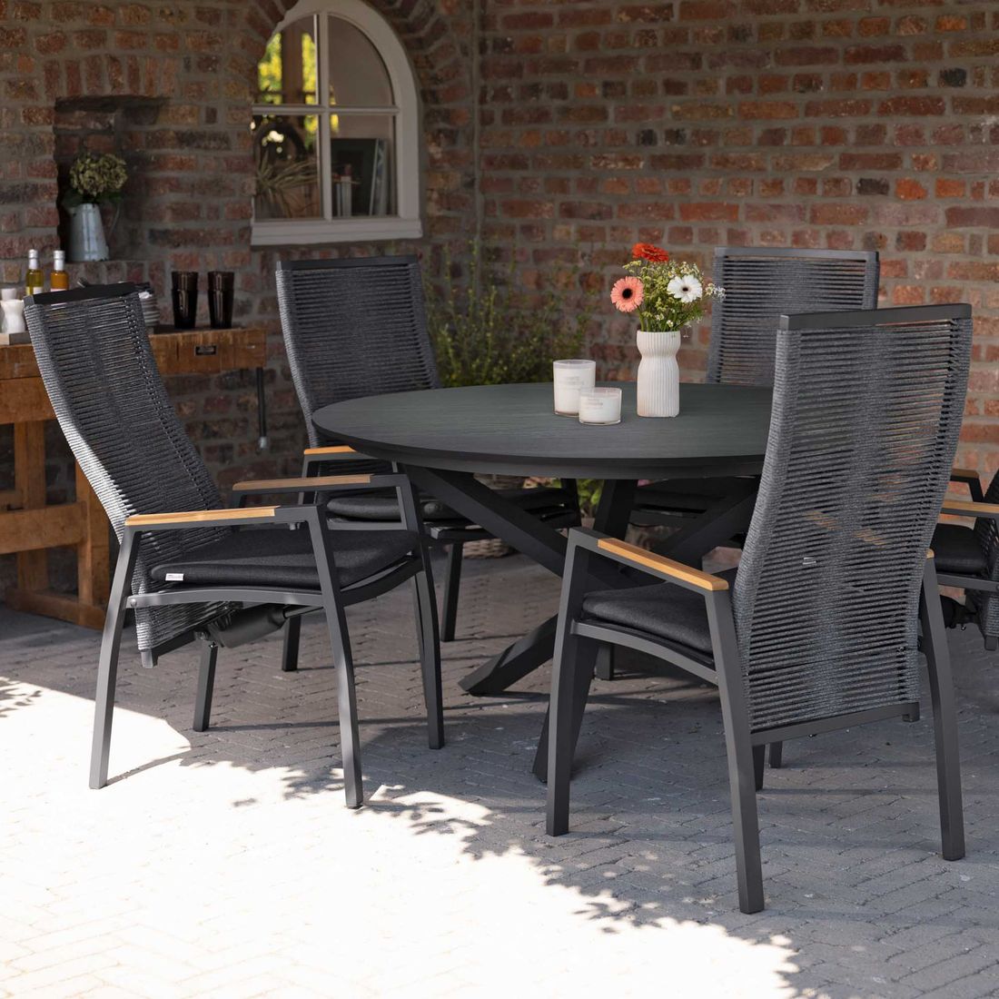 Hagebord Bari rundt aluminium/sinterstein Ø120 cm i uterom