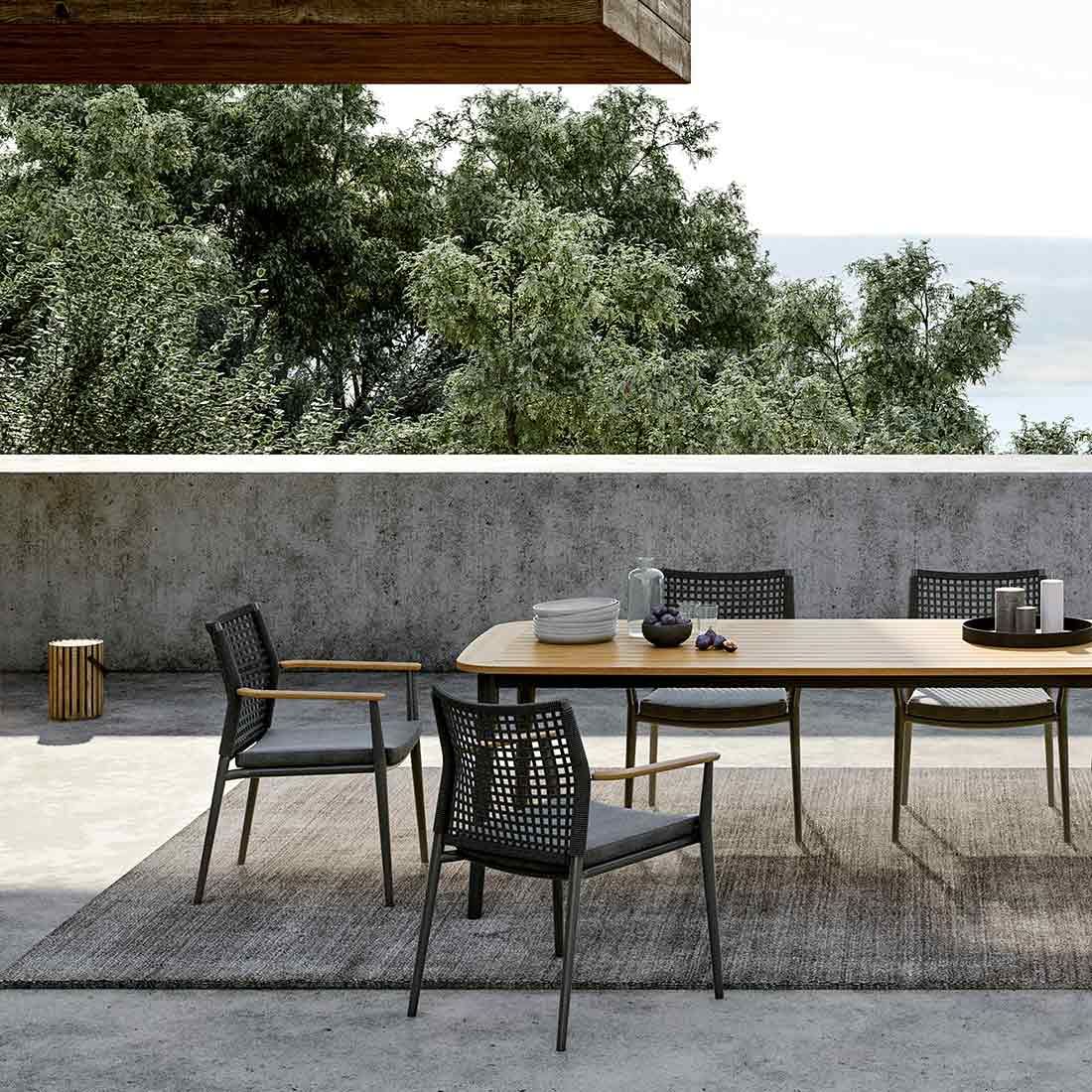 Oversikt over Hagebord Charlie aluminium/teak 170x100 cm i hage
