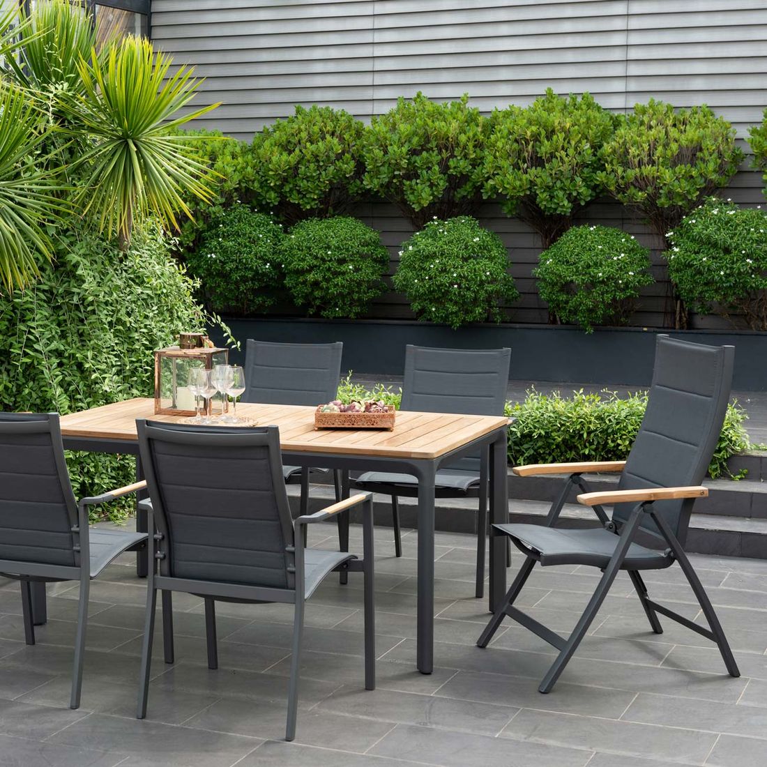 Hagebord Dalgas aluminium/teak 160x90 cm sett fra siden