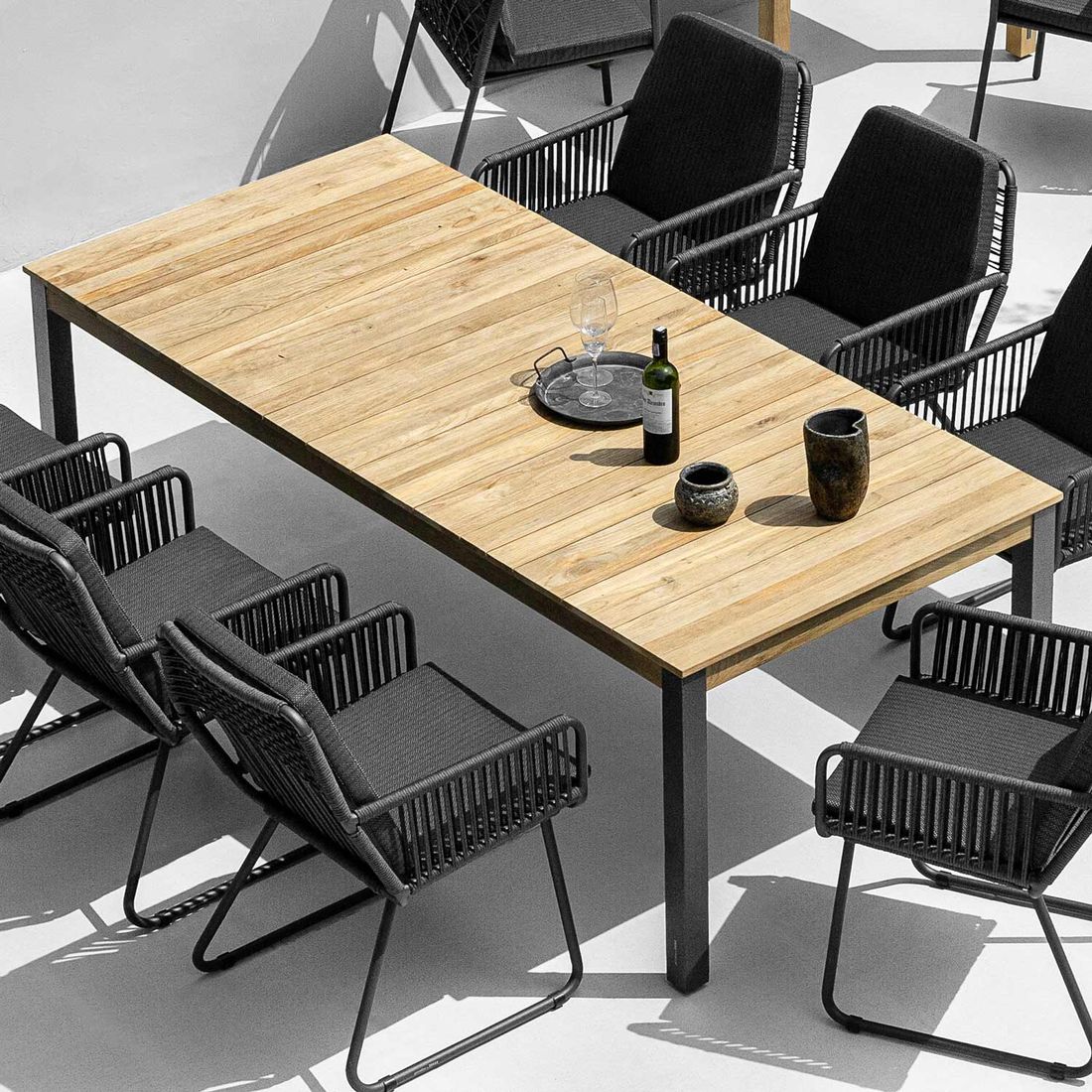 Hagebord Derex aluminium/resirkulert teak 220x100 cm nærbilde av bordplate