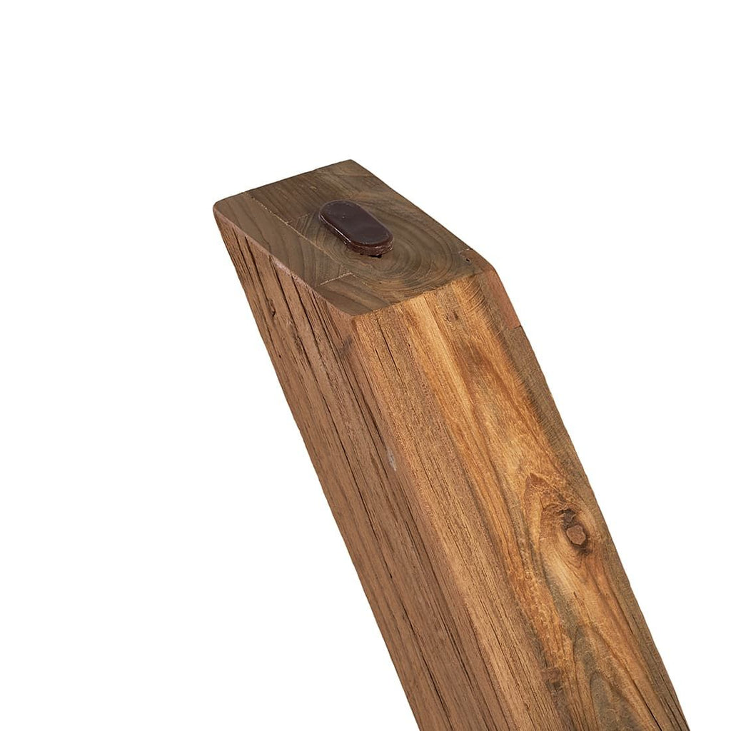 Oversiktsbilde av Hagebord Dublin resirkulert teak 180x100 cm på terrasse