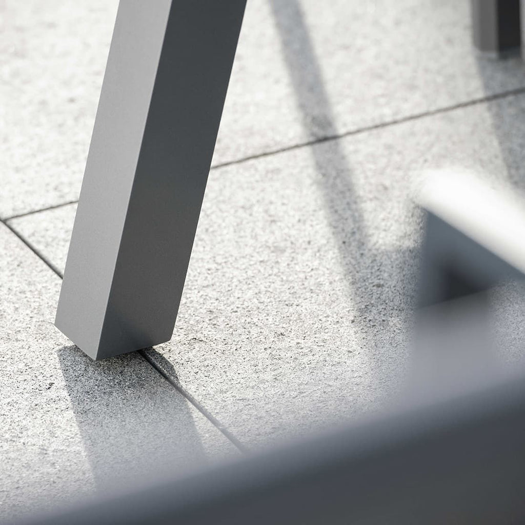 Hagebord Interno 180x100 cm aluminium Silverstar smoky detalj av bordplate