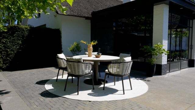 Hagebord Melville Ø140 cm aluminium/sinterstein forfra
