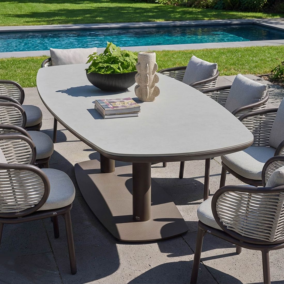 Hagebord Melville aluminium og sinterstone 280x110 cm Apple Bee detalj av bordplate