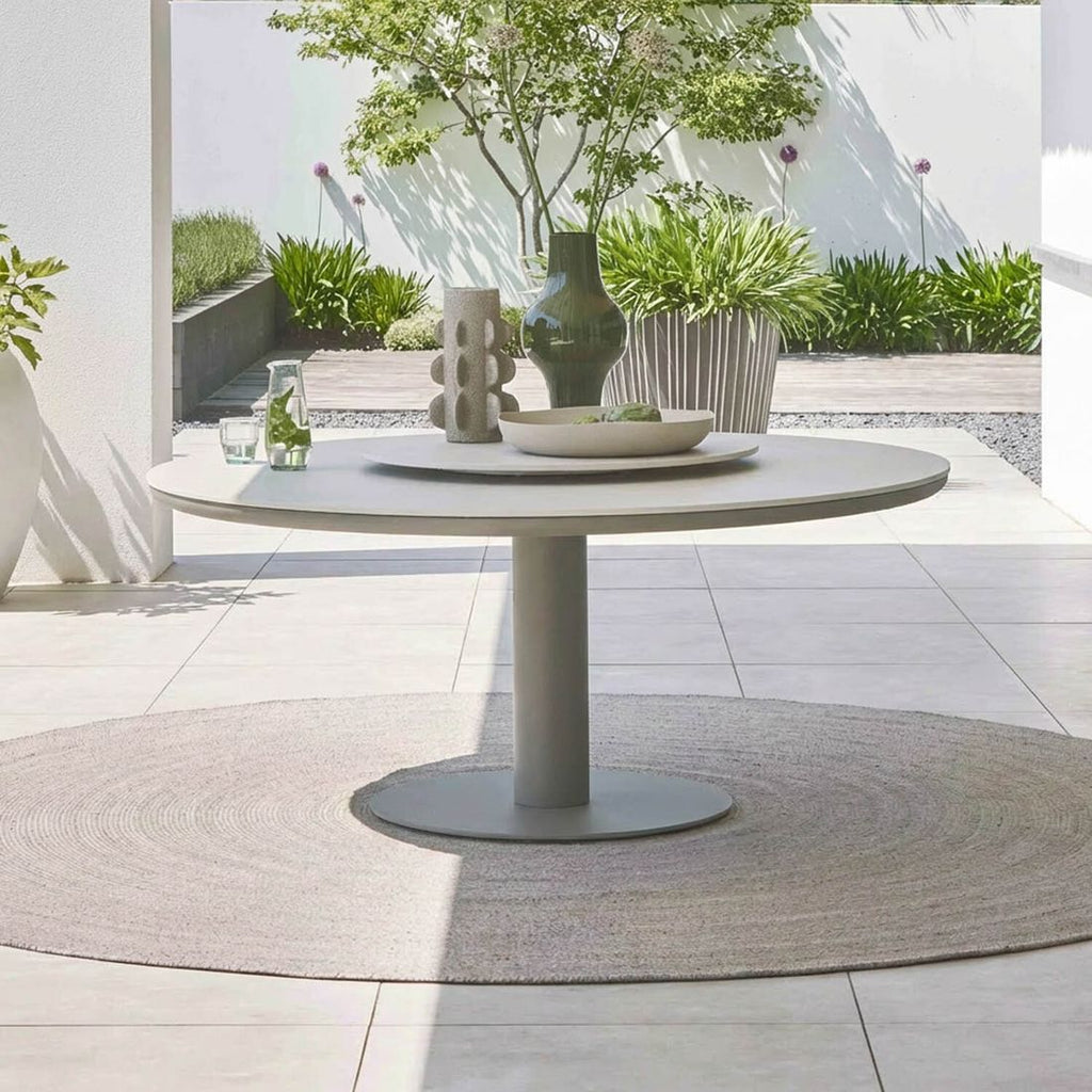 Hagebord Melville low dining Ø160 cm aluminium/keramikk detalj bordplate