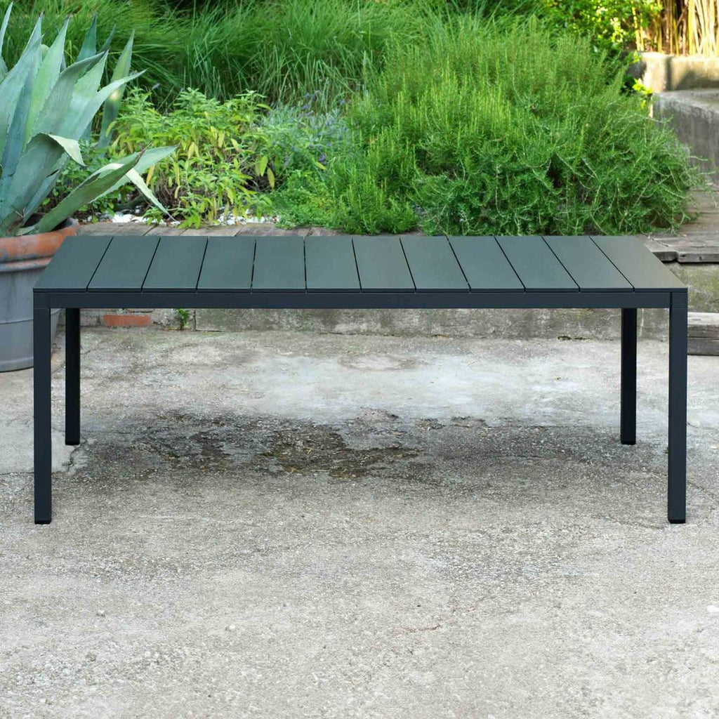 Hagebord Rio 210x85 cm aluminium antrasitt montert på terrasse